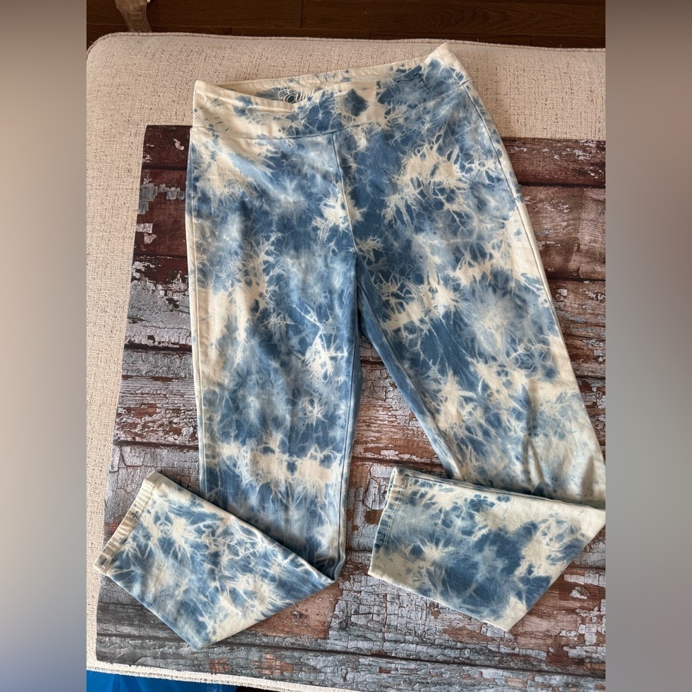 Blue and Cream Tie-Dye Leggings